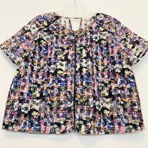 BCNU Semi-Sheer Floral Print Top blouse - Picture 3 of 8